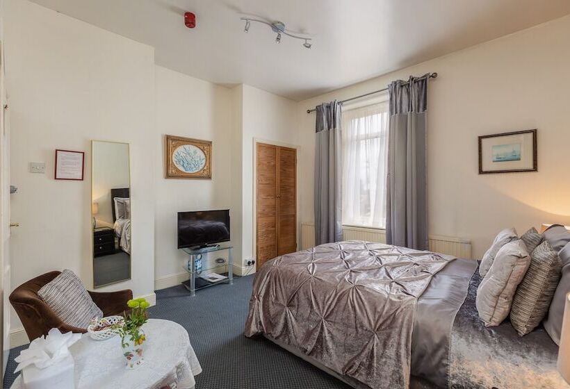 בית מלון כפרי Crossways