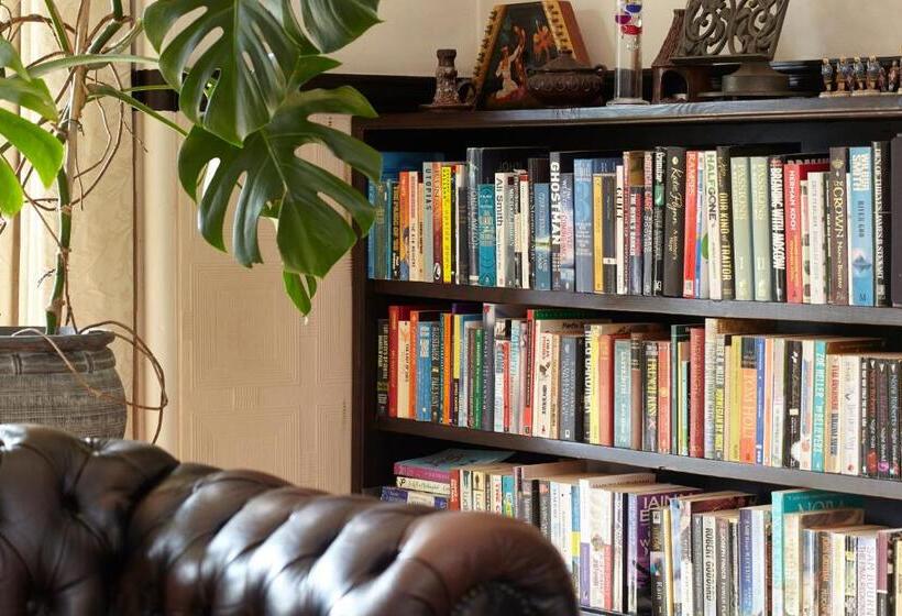 ホテル The Grange B&b