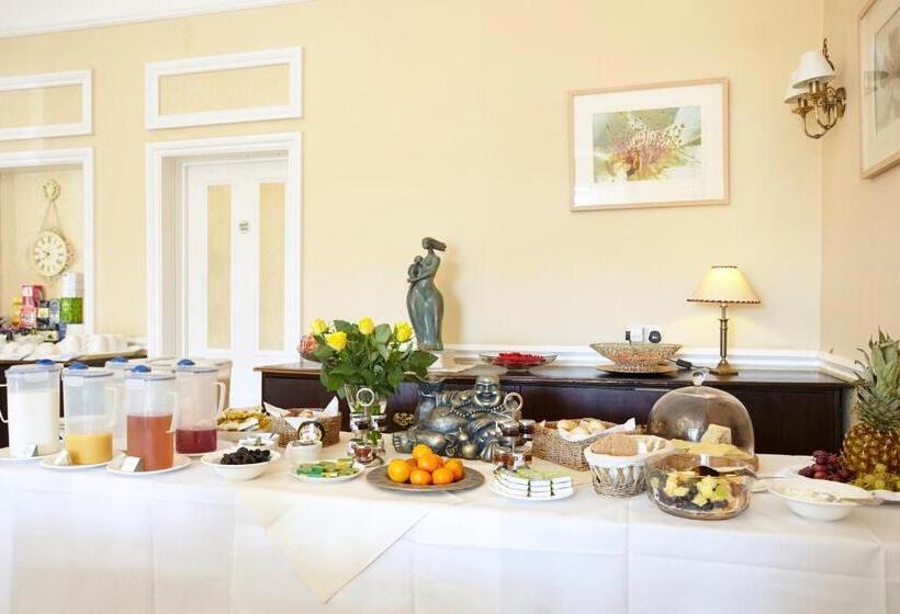 ホテル The Grange B&b