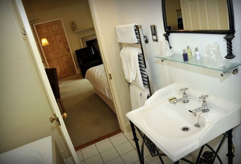 호텔 The Old Deanery   Restaurant With Rooms