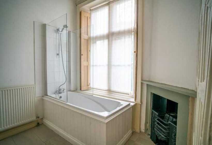 호텔 The Old Deanery   Restaurant With Rooms