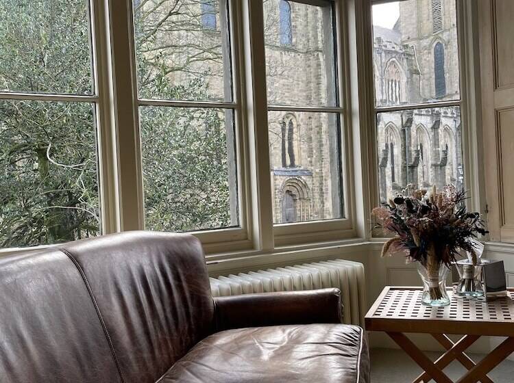 호텔 The Old Deanery   Restaurant With Rooms