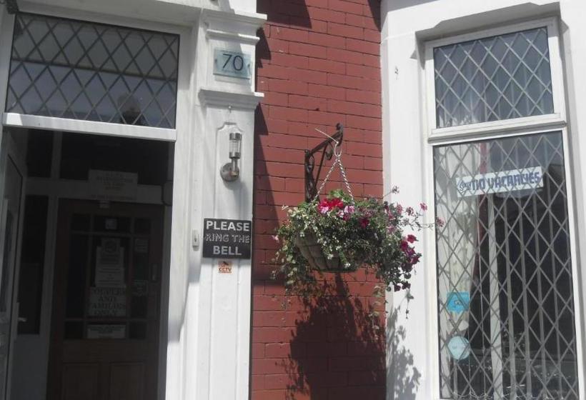 Отель The Park Villa