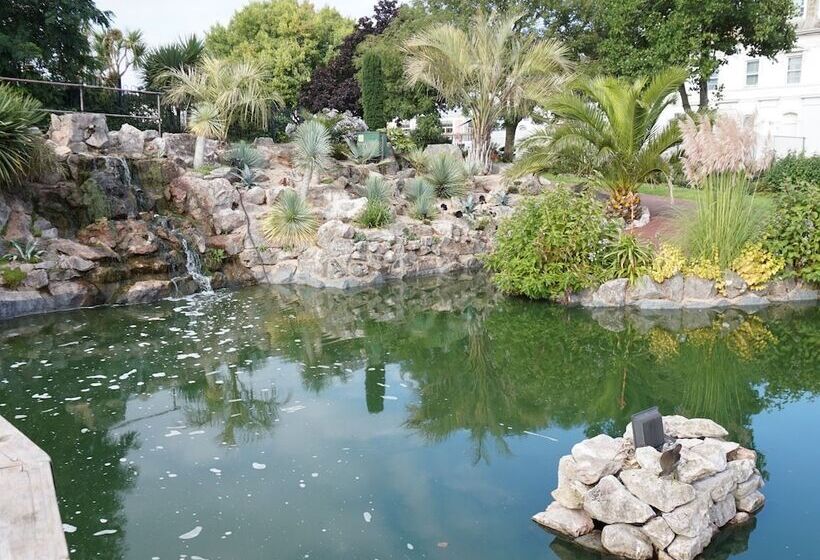 בית מלון כפרי The Trouville