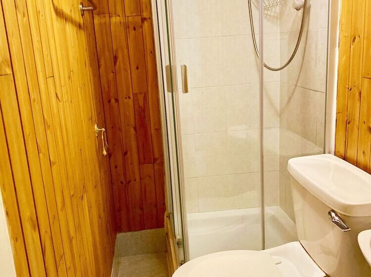 בית מלון כפרי The Trouville