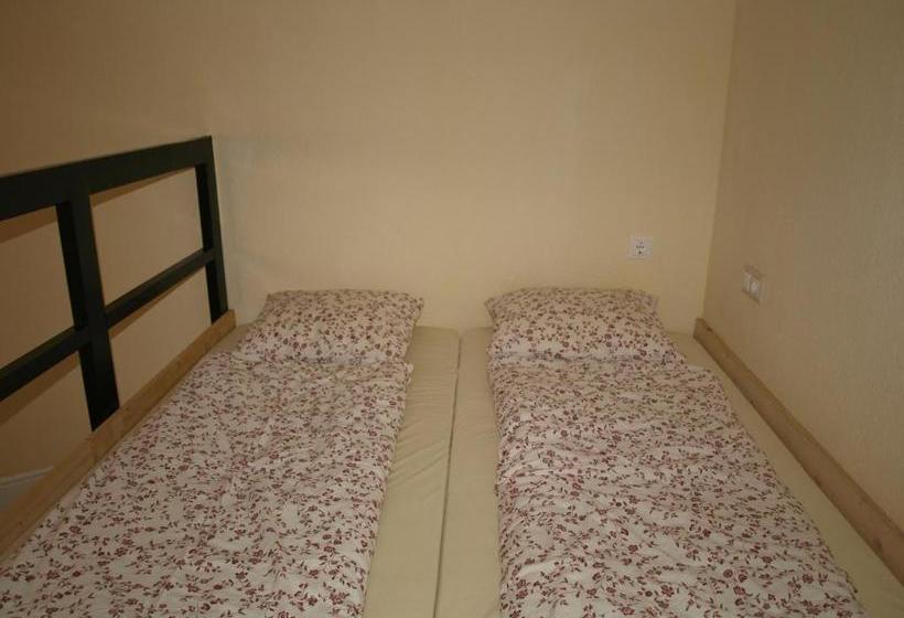 Interflat Hostel & Apartments