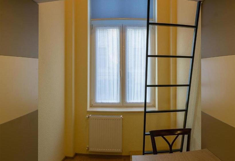 Interflat Hostel & Apartments