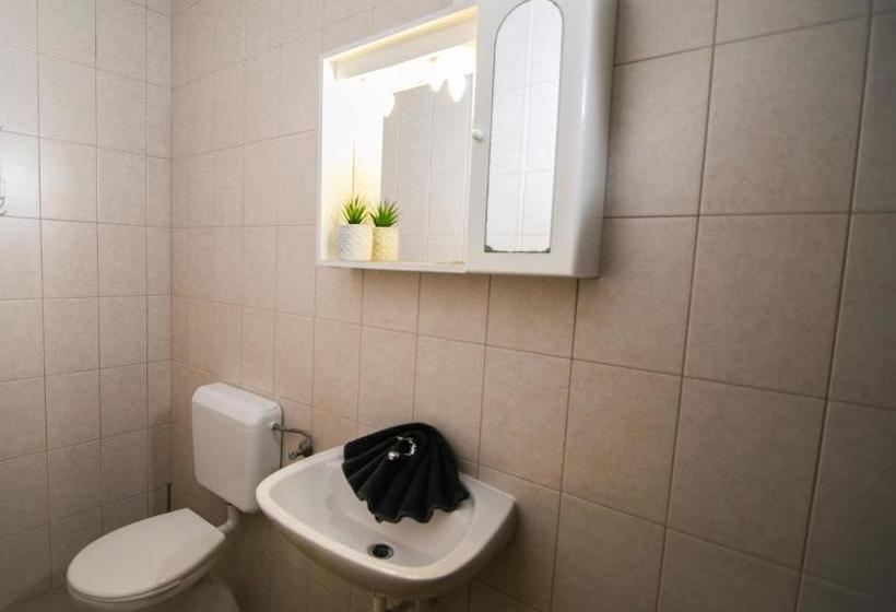 Interflat Hostel & Apartments