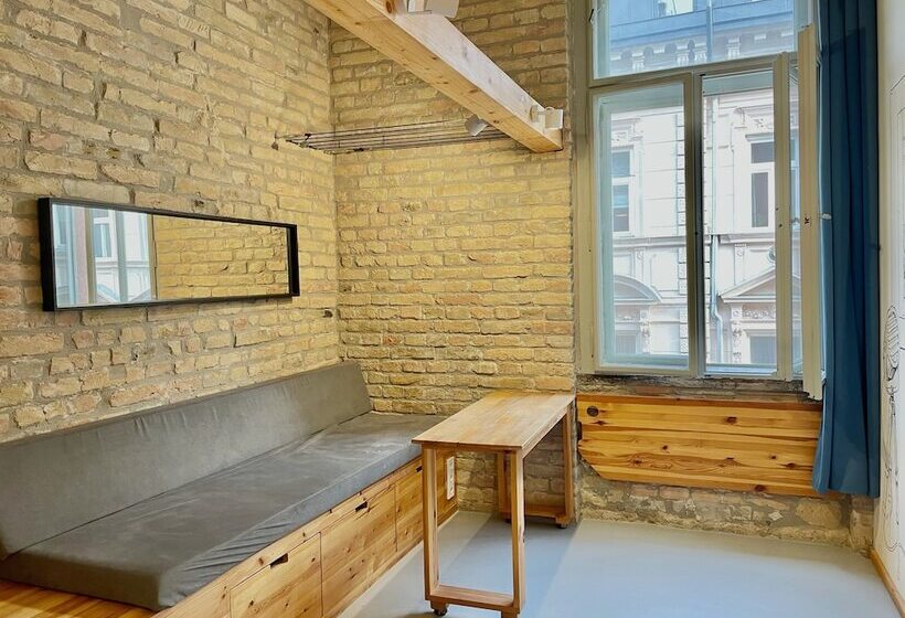 Lavender Circus Hostel, Doubles & Ensuites