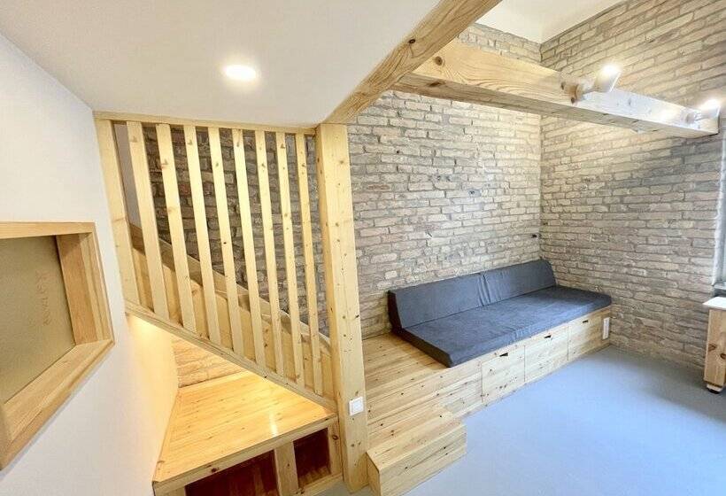 Lavender Circus Hostel, Doubles & Ensuites