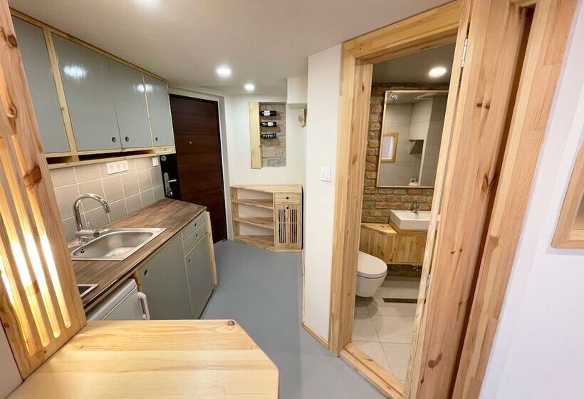 Lavender Circus Hostel, Doubles & Ensuites