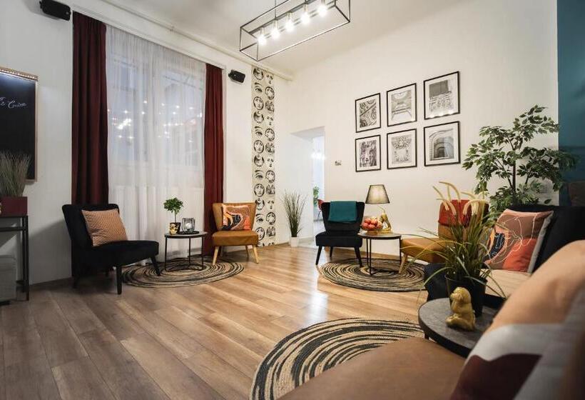 簡易ホテル Maverick Ensuites