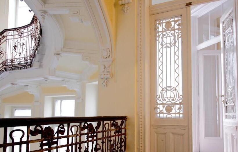 簡易ホテル Maverick Ensuites