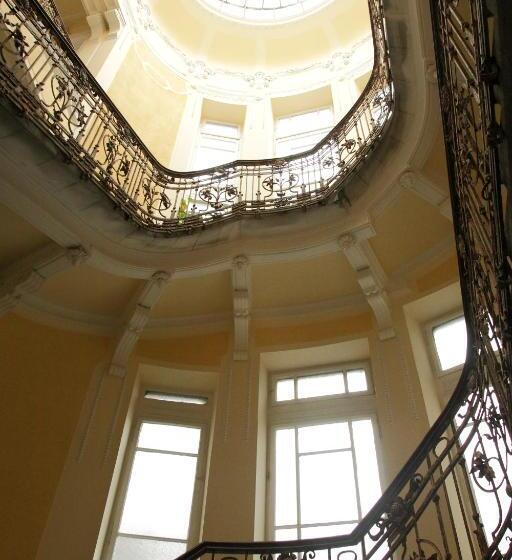 簡易ホテル Maverick Ensuites