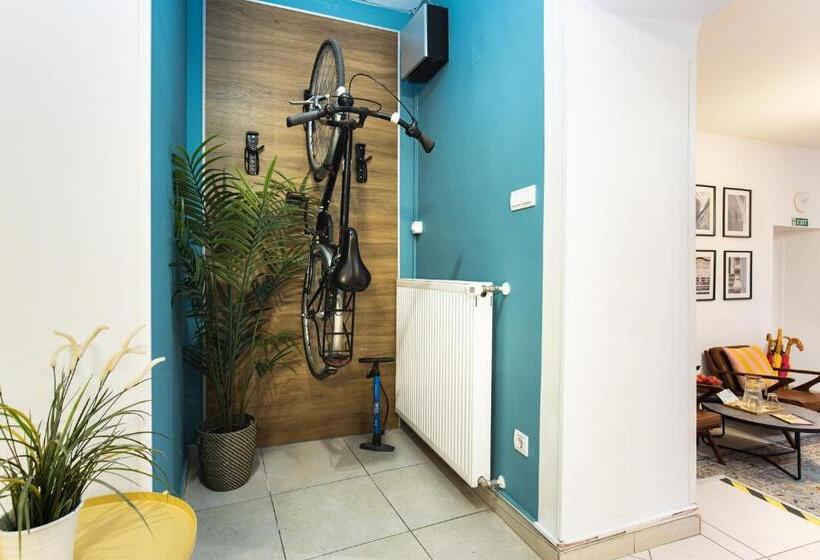 簡易ホテル Maverick Ensuites