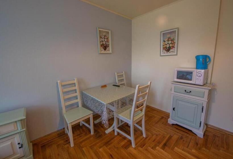 Pater Apartments And Rooms