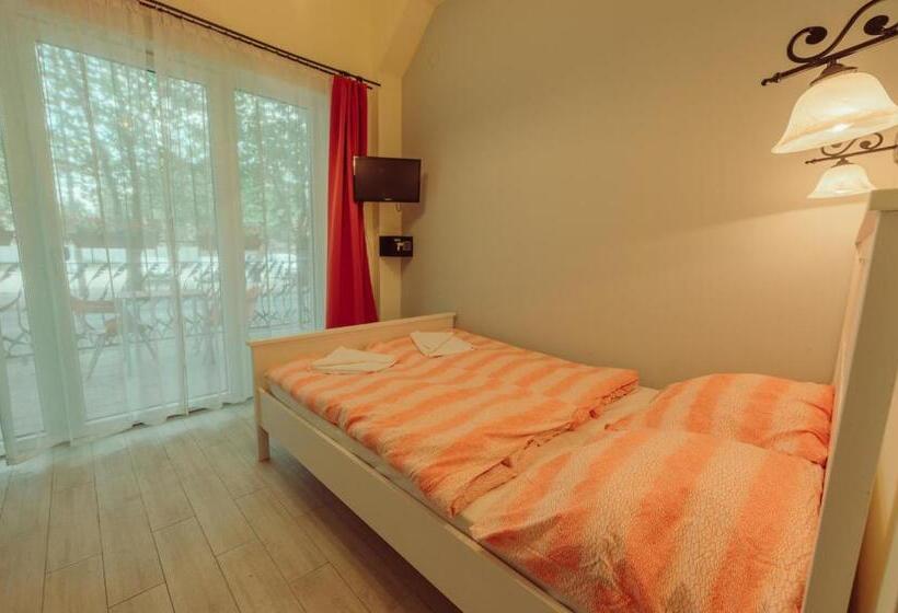 Pater Apartments And Rooms