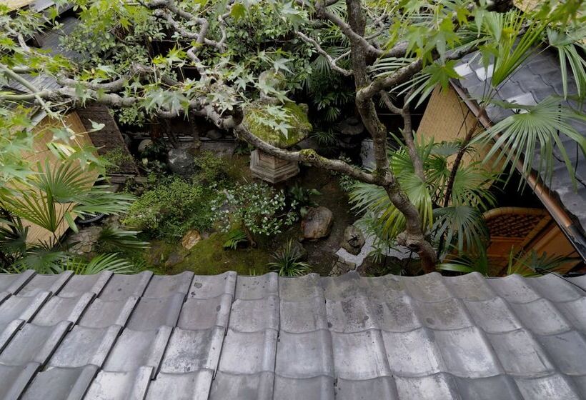 ریوکان Izuyasu Traditional Kyoto Inn Serving Kyoto Cuisine