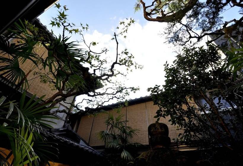 ریوکان Izuyasu Traditional Kyoto Inn Serving Kyoto Cuisine