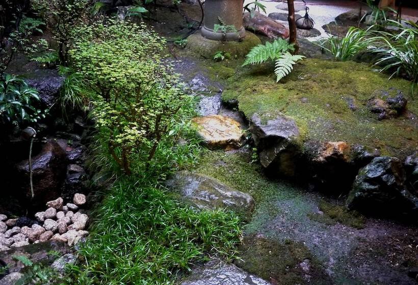 ریوکان Izuyasu Traditional Kyoto Inn Serving Kyoto Cuisine