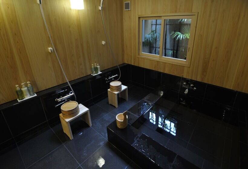 ریوکان Izuyasu Traditional Kyoto Inn Serving Kyoto Cuisine