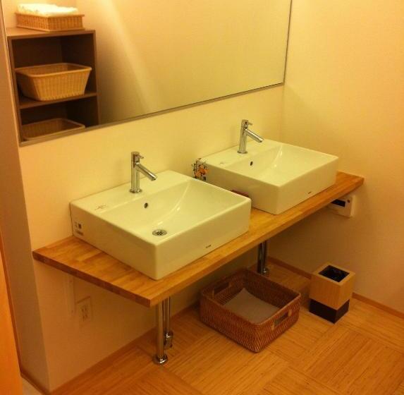 ریوکان Izuyasu Traditional Kyoto Inn Serving Kyoto Cuisine