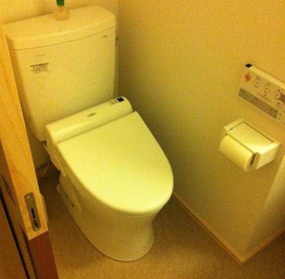 ریوکان Izuyasu Traditional Kyoto Inn Serving Kyoto Cuisine