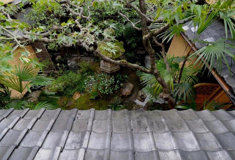 ریوکان Izuyasu Traditional Kyoto Inn Serving Kyoto Cuisine