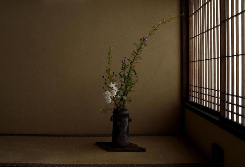 ریوکان Izuyasu Traditional Kyoto Inn Serving Kyoto Cuisine