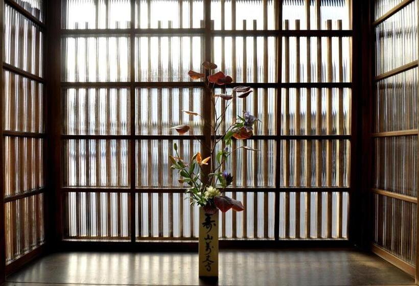 ریوکان Izuyasu Traditional Kyoto Inn Serving Kyoto Cuisine