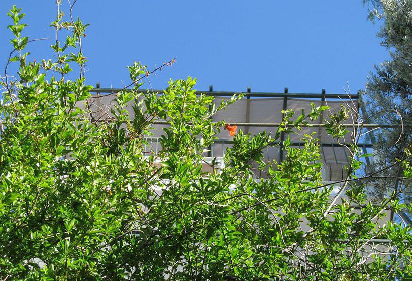 Serena Suites Aparthotel