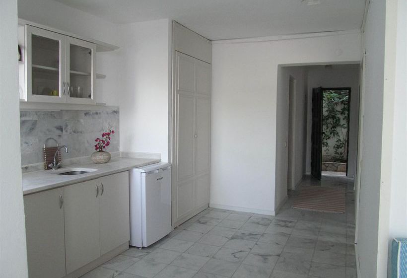 Serena Suites Aparthotel