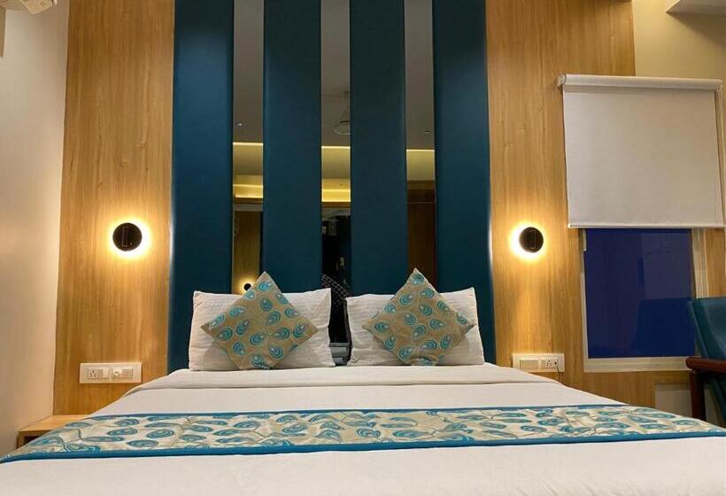 בית מלון כפרי Apex International