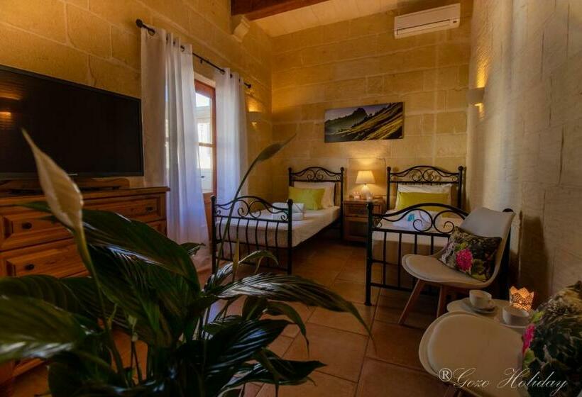 تختخواب و صبحانه Lellux Qala