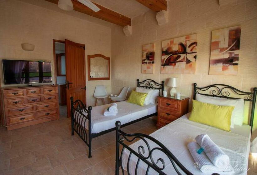 تختخواب و صبحانه Lellux Qala