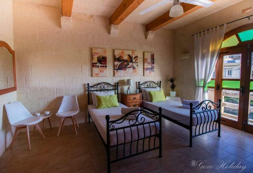 تختخواب و صبحانه Lellux Qala