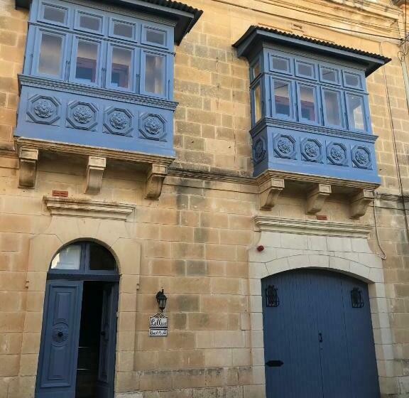 تختخواب و صبحانه Lellux Qala