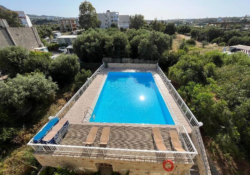 Acropolis Apartments