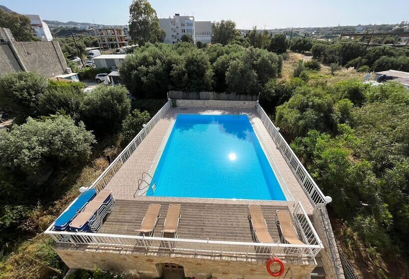 Acropolis Apartments