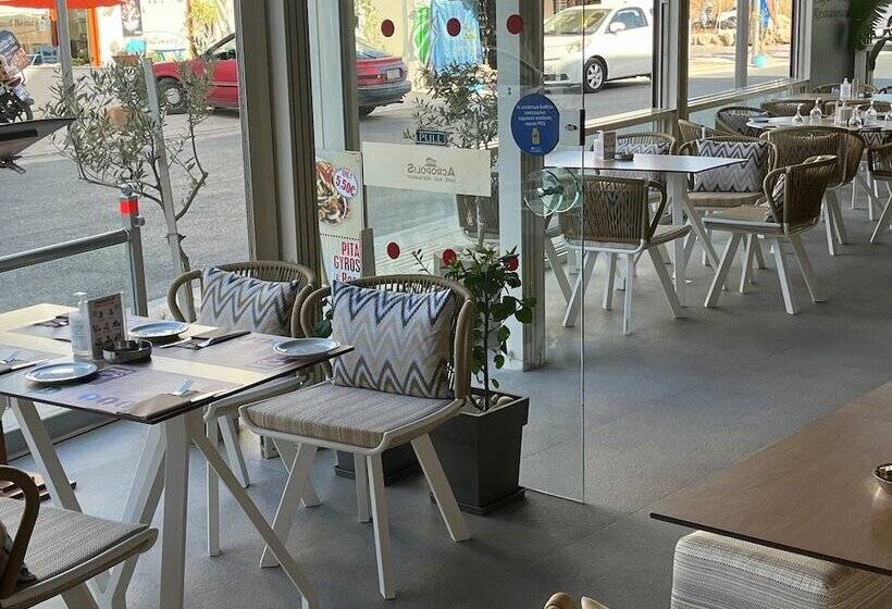 Acropolis Apartments