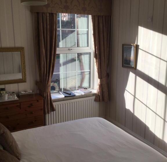 민박 Arundel House