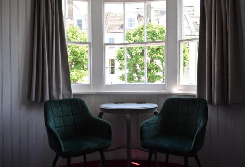 ベッドアンドブレックファースト Colson House