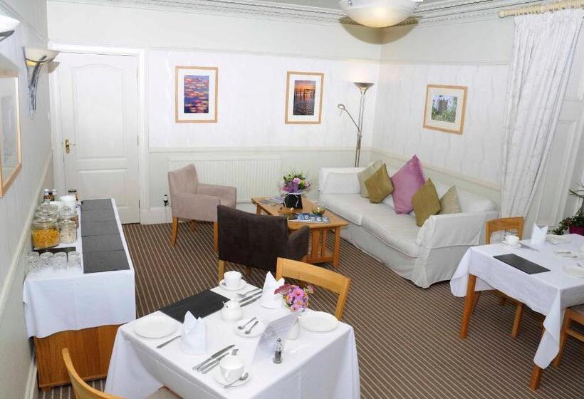 مبيت وإفطار Douglas House