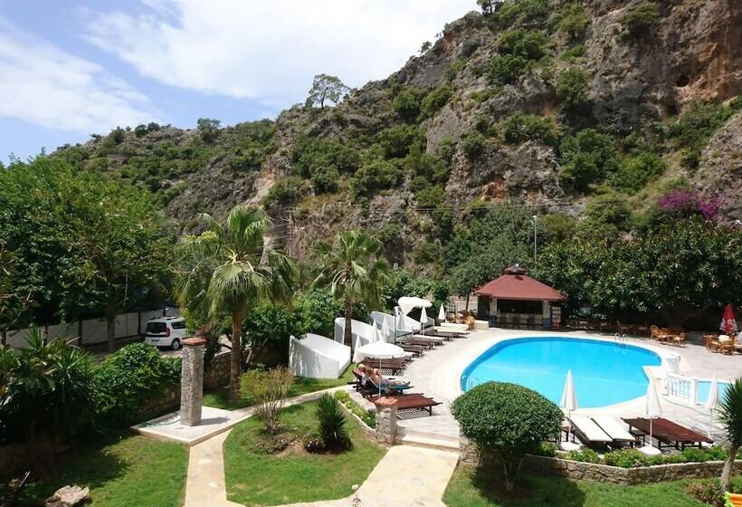 هتل Ata Lagoon Beach