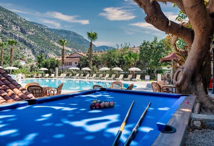 هتل Ata Lagoon Beach