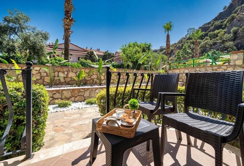 هتل Ata Lagoon Beach