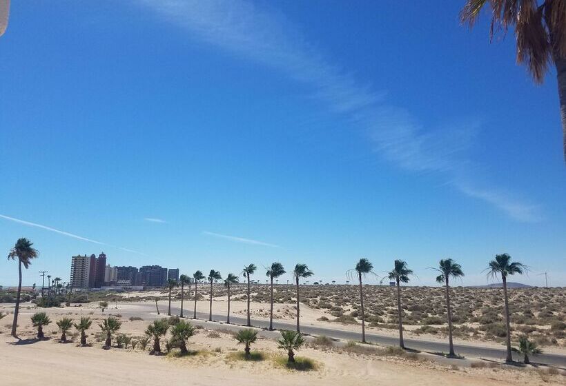 Laos Mar Hotel & Suites