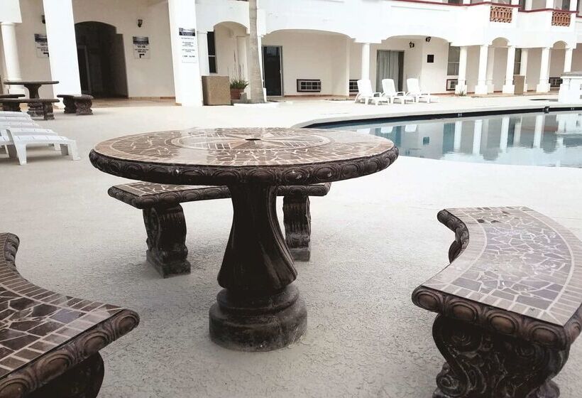 Laos Mar Hotel & Suites