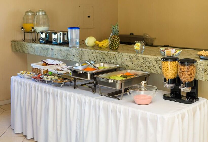 Laos Mar Hotel & Suites