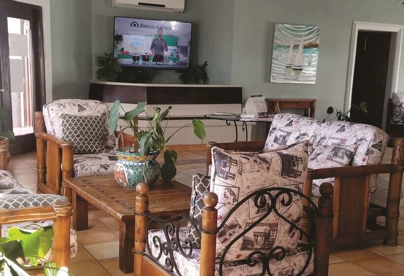 Laos Mar Hotel & Suites